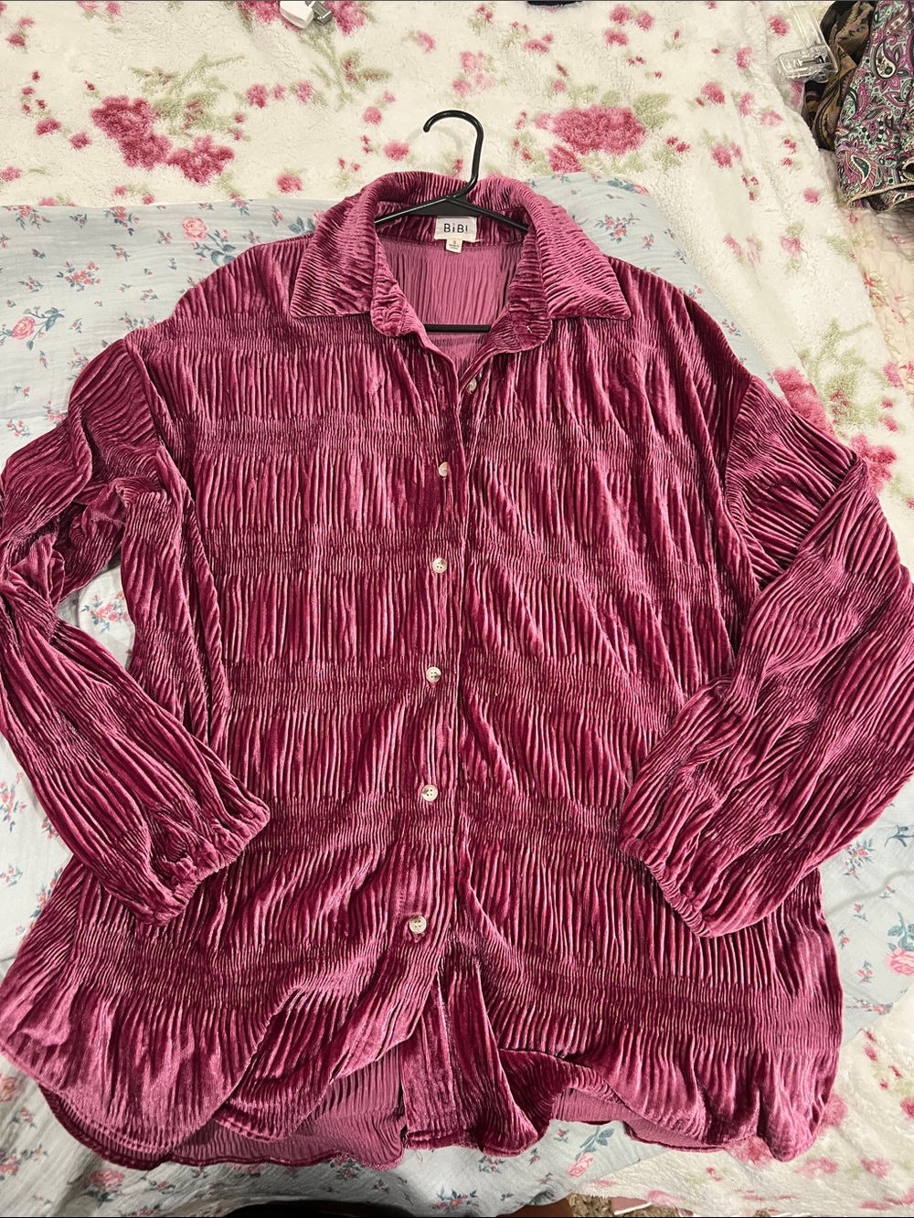 BiBi Womens Crushed Velvet Button-Down Shirt - Berry Pink